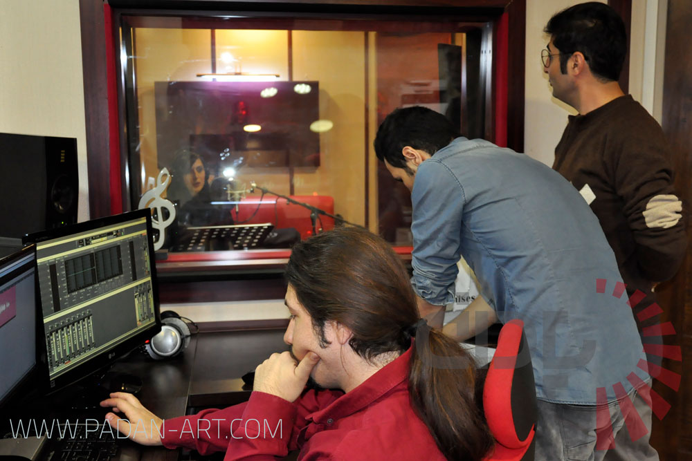 مهتاب کرامتی در استودیو موسیقی پادان