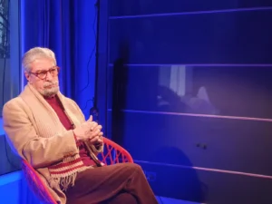 گوینده مستند