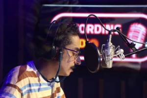 آفیش استودیو و رزرو استودیو