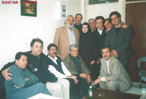 اصغر افضلی در کنار دیگر گویندگان