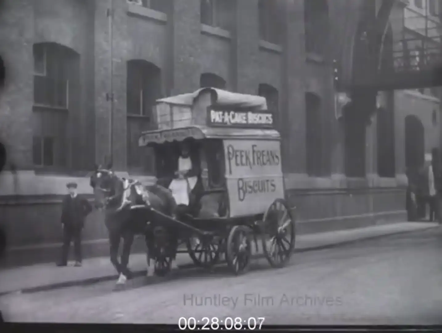 فیلم صنعتی بازدید از کارخانه بیسکویتسازی پیک فِرین و شرکا